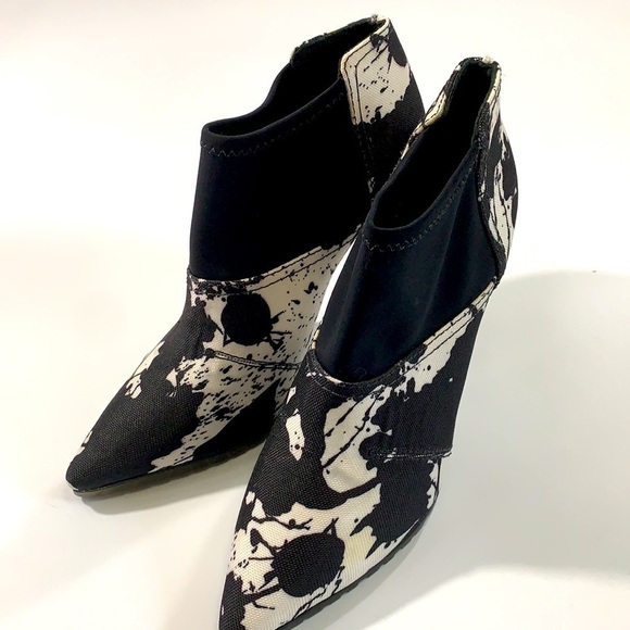 Tibi Black/white Spatter Print Ankle Booties size US 7 1/2 - Picture 2 of 8